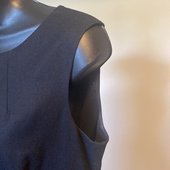 PRE-OWNED Banana Republic Women’s Black Sheath Dress Sleeveless Dress - Picture 5 of 12